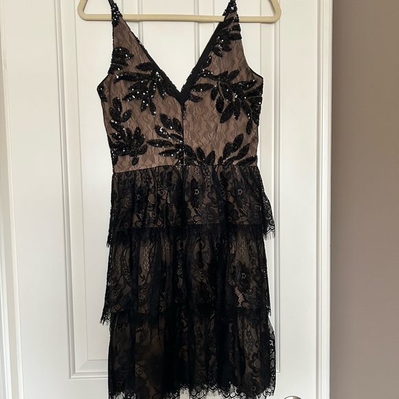 NWT! Never worn gorgeous Dress The Population dress - Picture 5 of 6